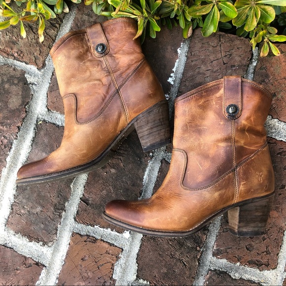 Frye Shoes - Frye Jackie button short boots size 8B
